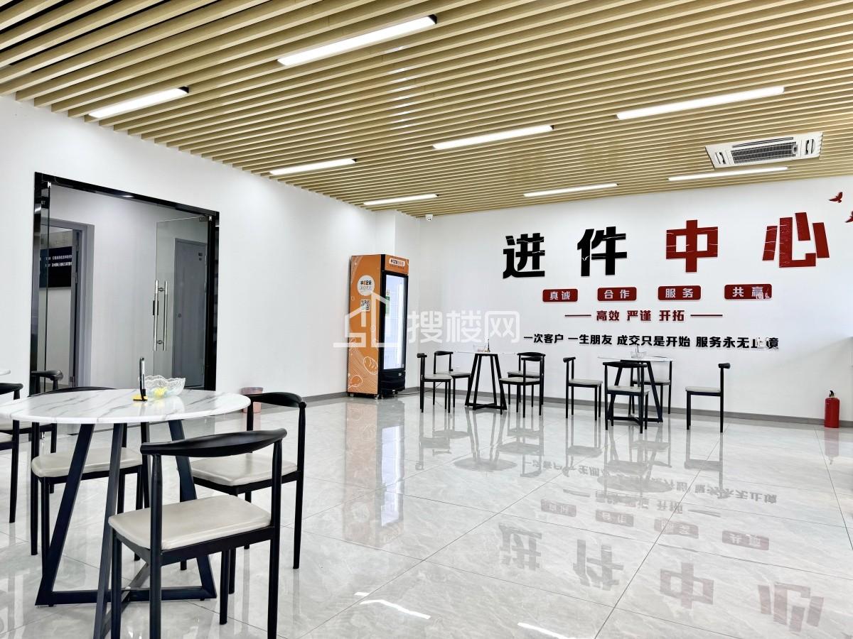 新发汇融广场面积300平