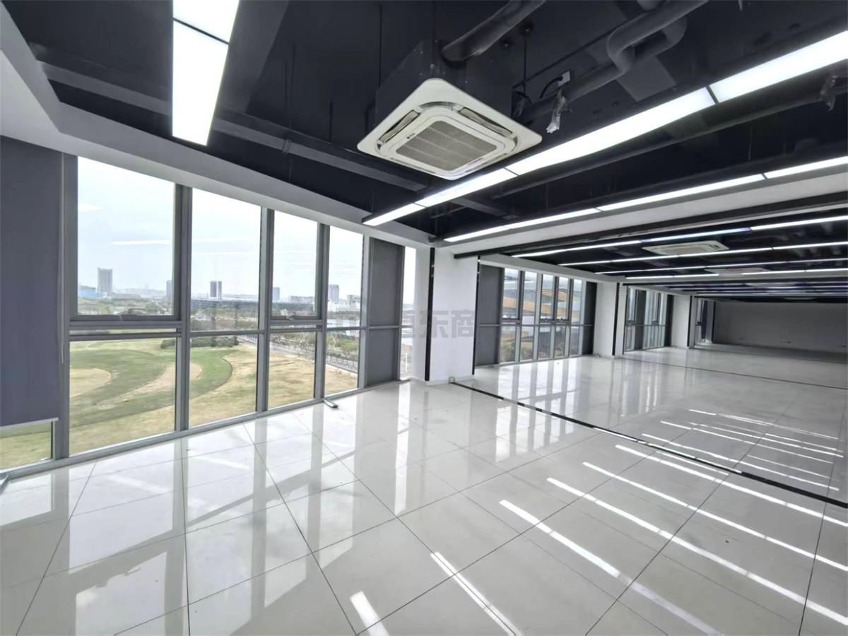 新发汇融广场面积1600平