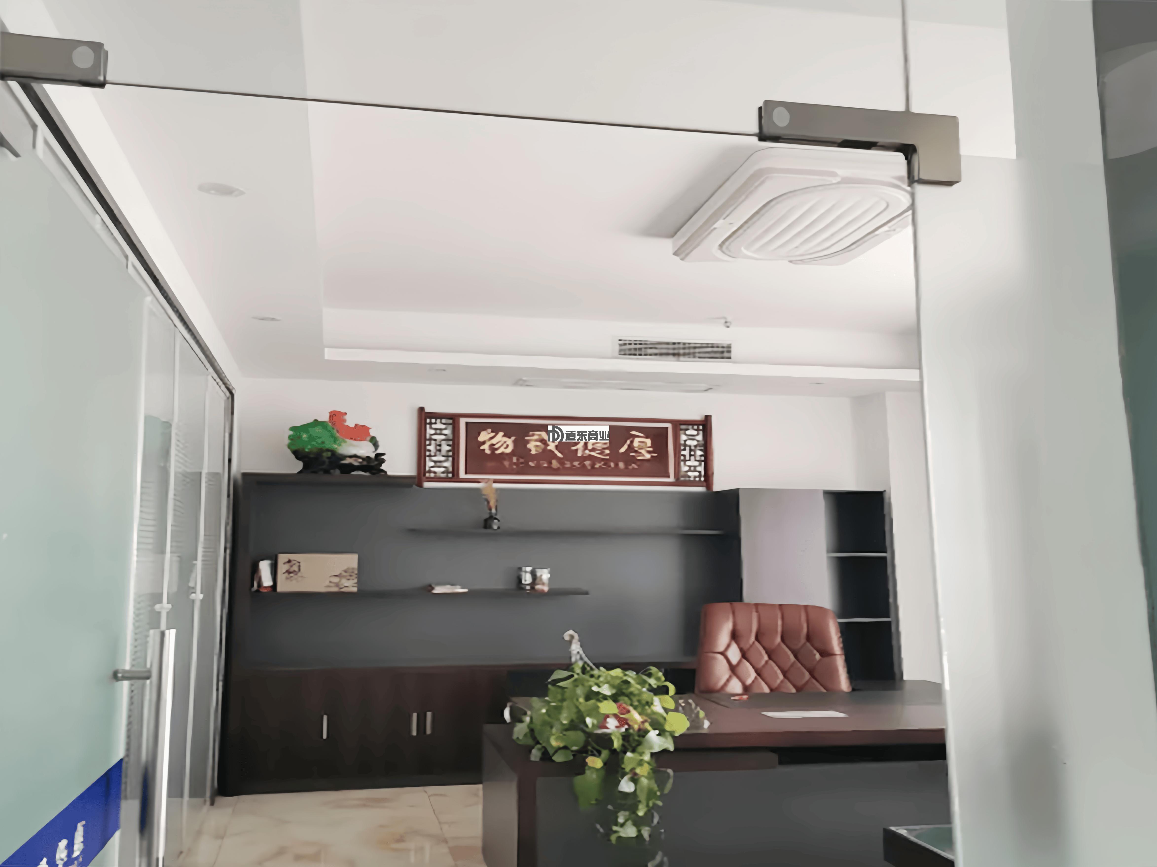 赛格大厦面积156平