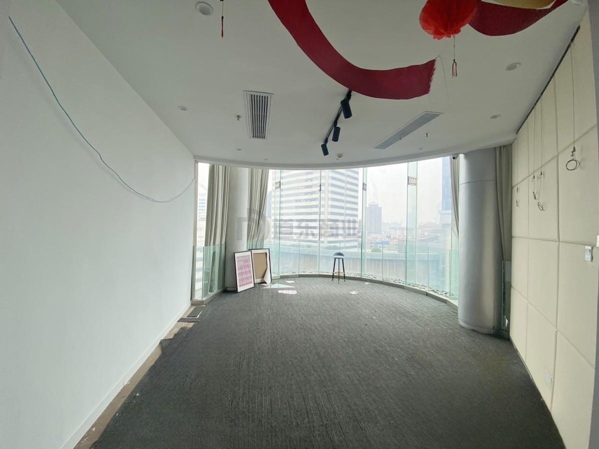 财富大厦面积580平