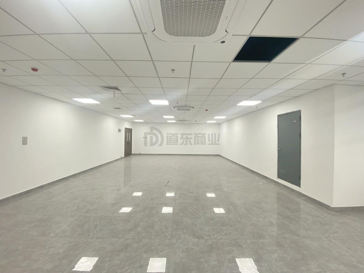 龙创大厦面积150平