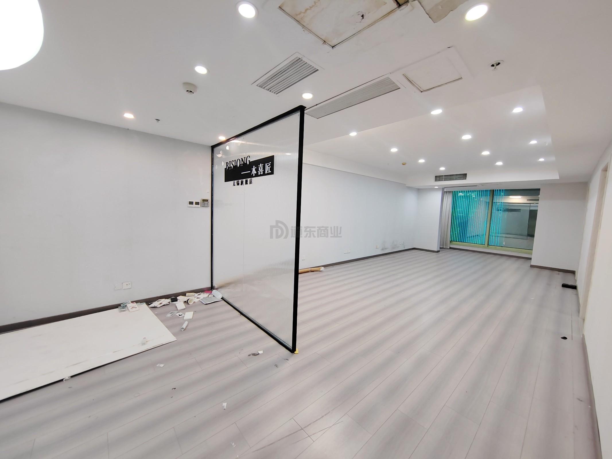 摩天360大厦面积137平