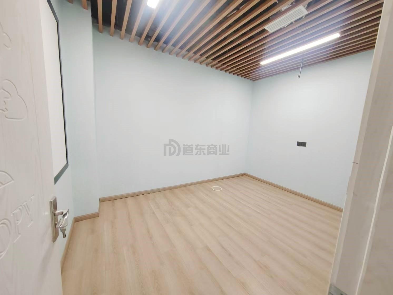 利华广场面积166平