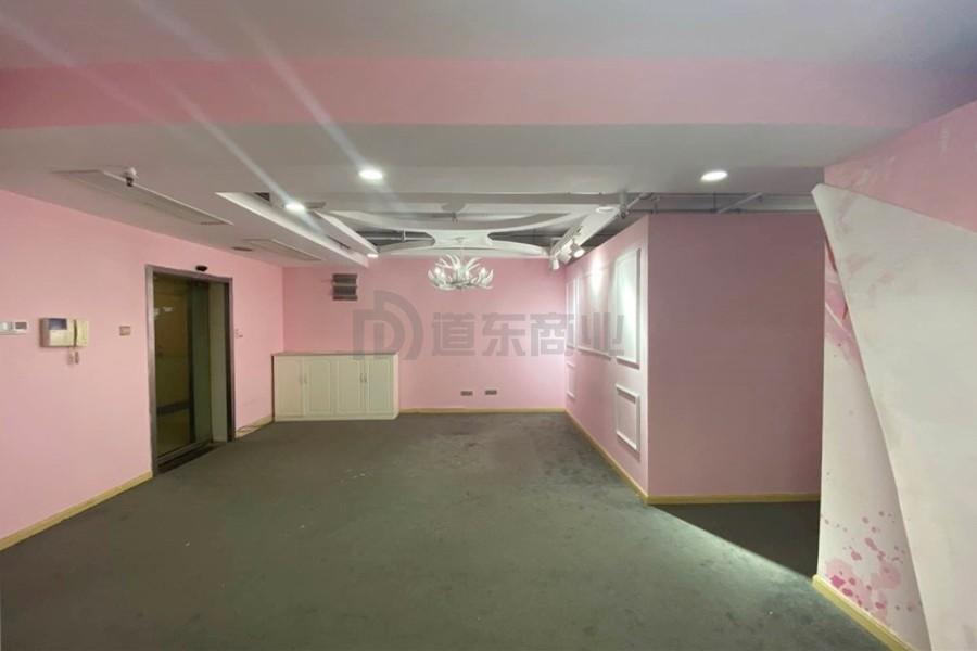 摩天360大厦面积135平