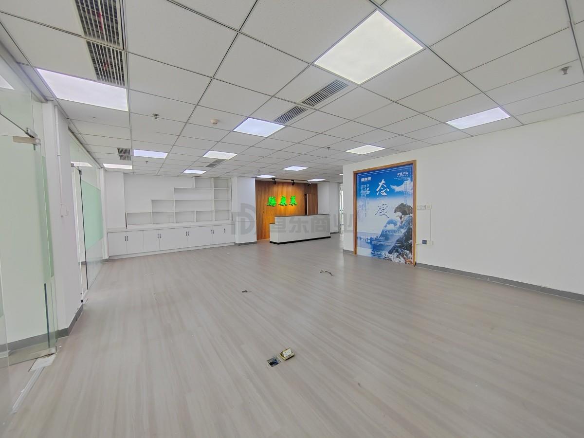 恒威大厦面积162平