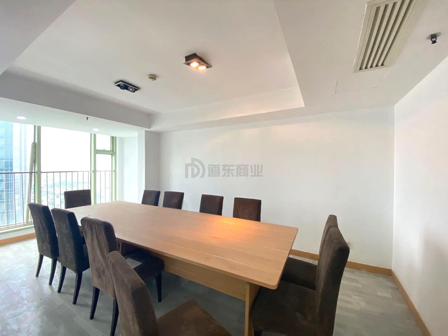 摩天360大厦面积260平