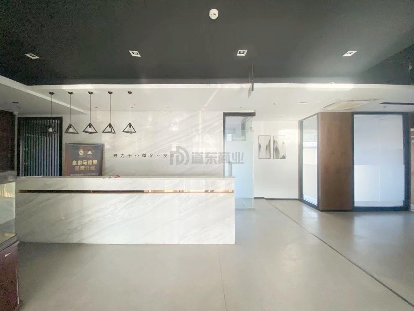 华仁凤凰城面积325平