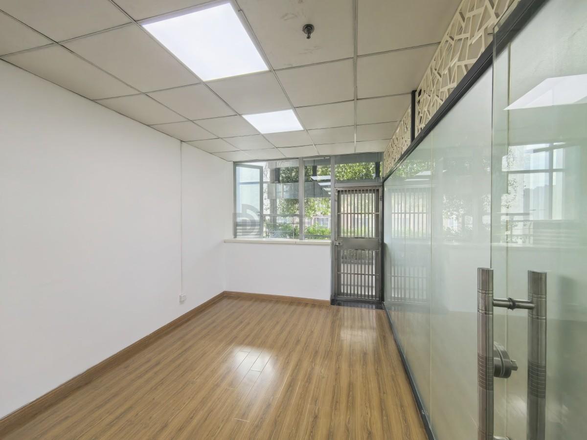 恒韵商务楼面积93平
