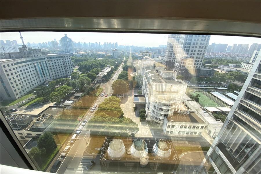 晶石国际中心面积90平