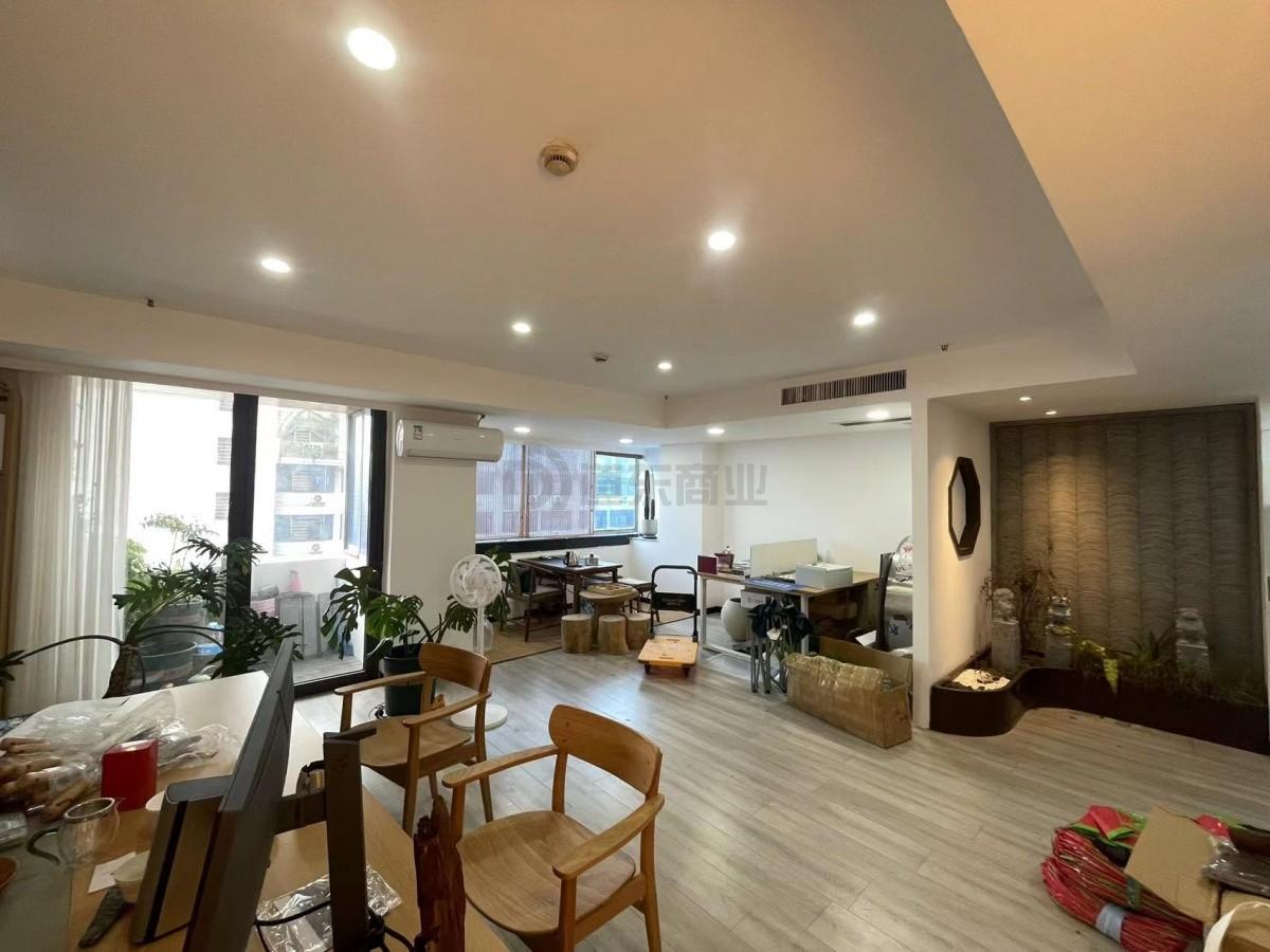 建设发展大厦面积80平