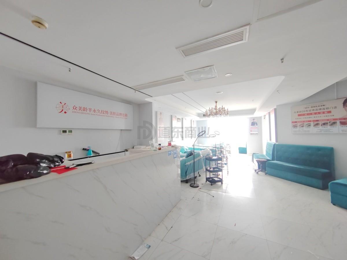 摩天360大厦面积136平