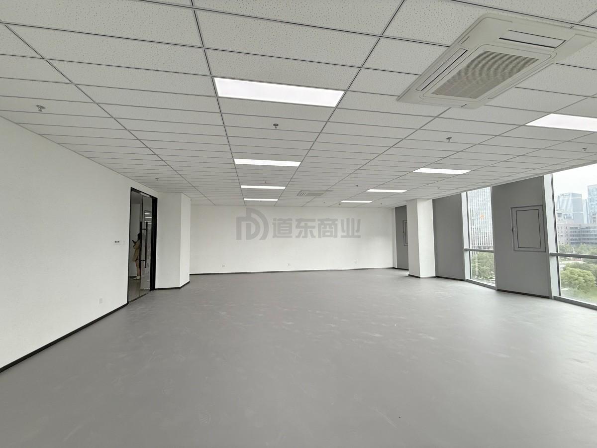 汇业商务广场面积1350平