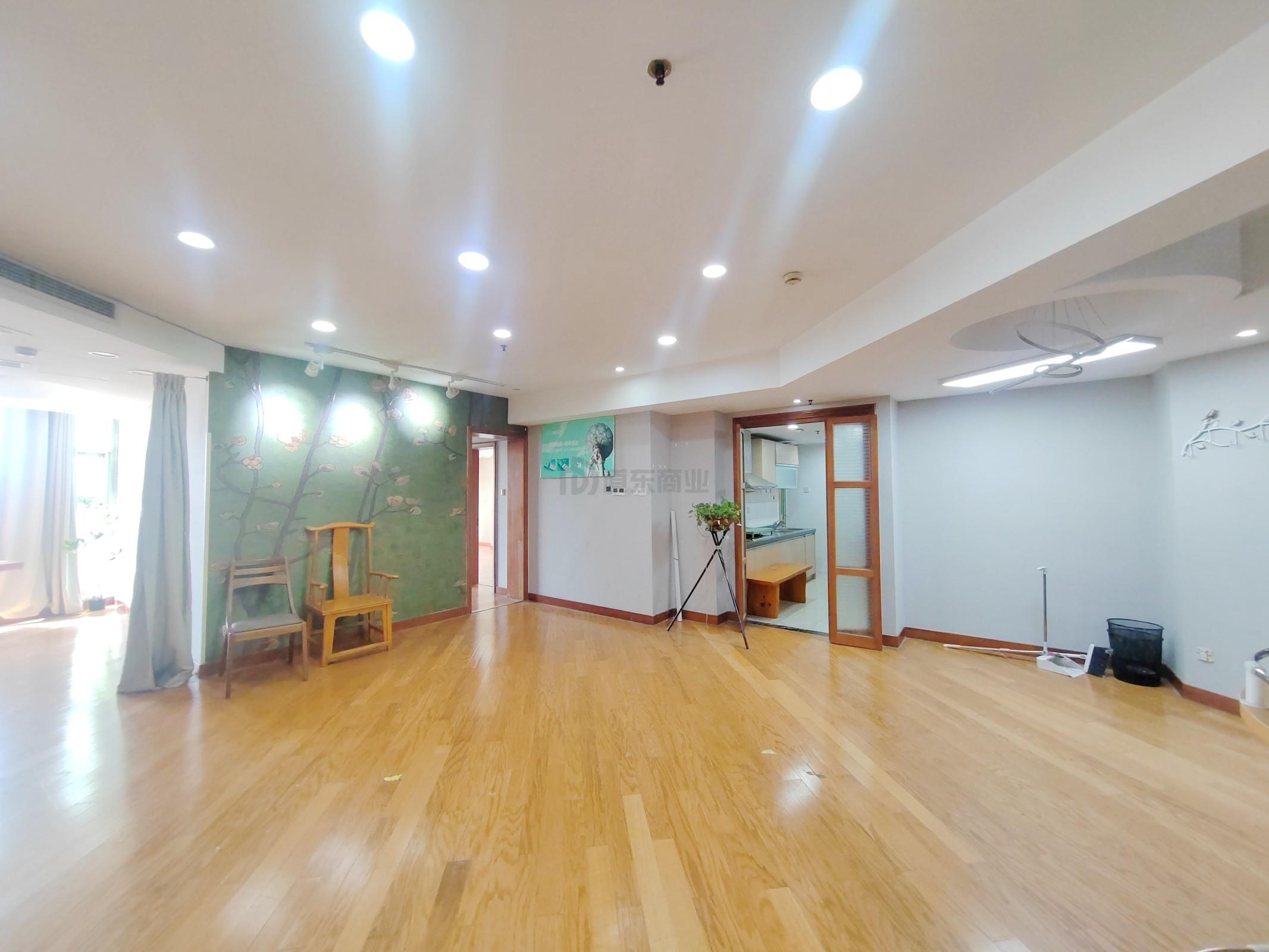 摩天360大厦面积187平