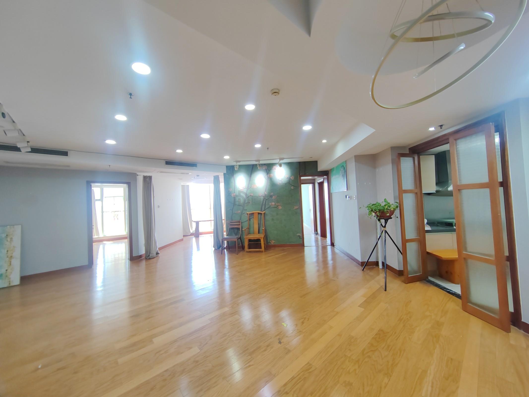 摩天360大厦面积187平