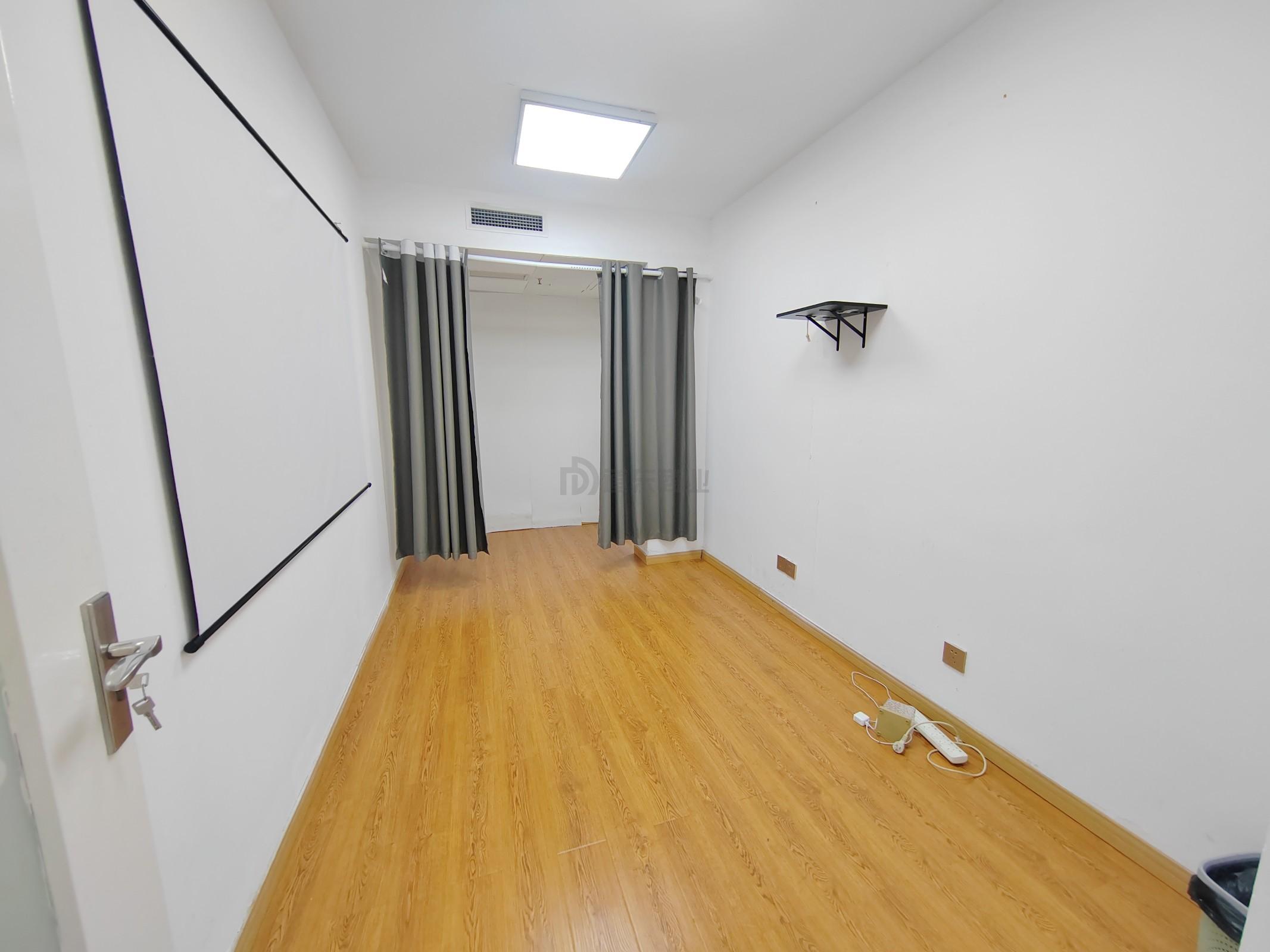 摩天360大厦面积136平