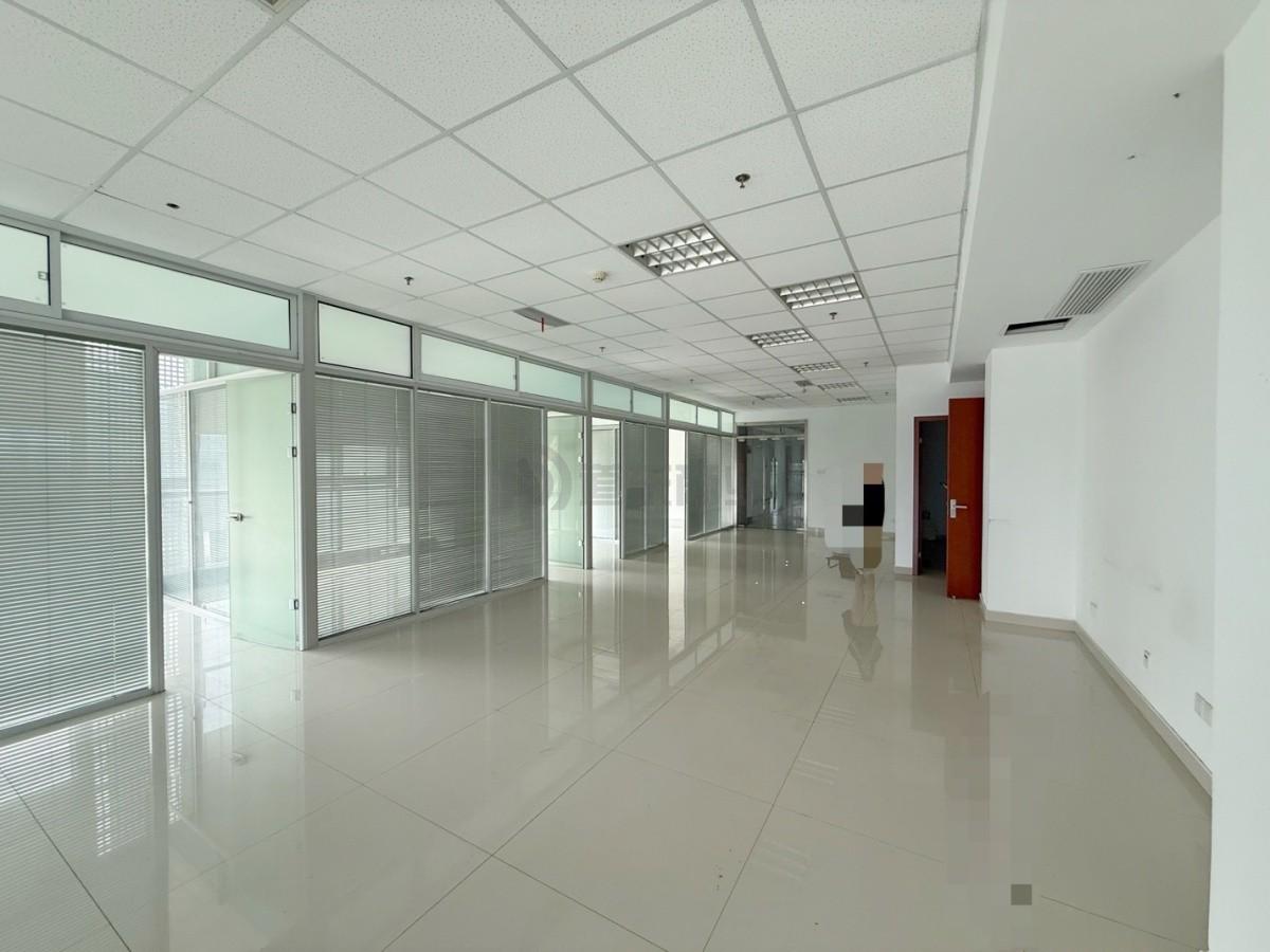 新发汇融广场面积208