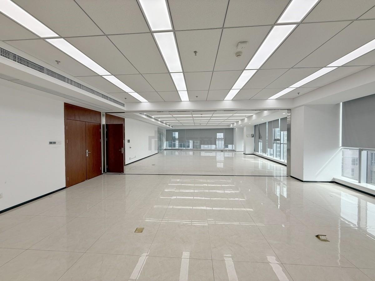 新发汇融广场面积200平