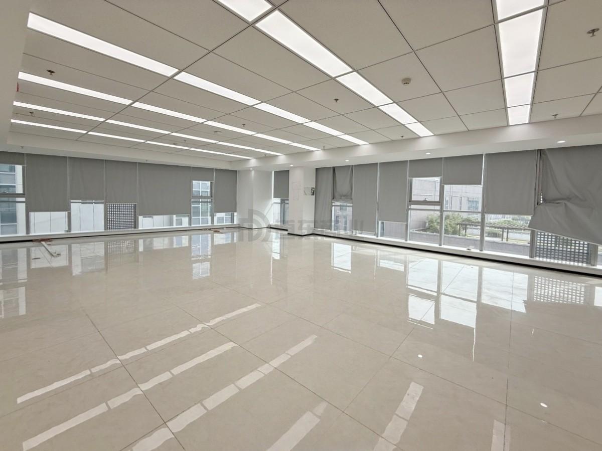 新发汇融广场面积312平