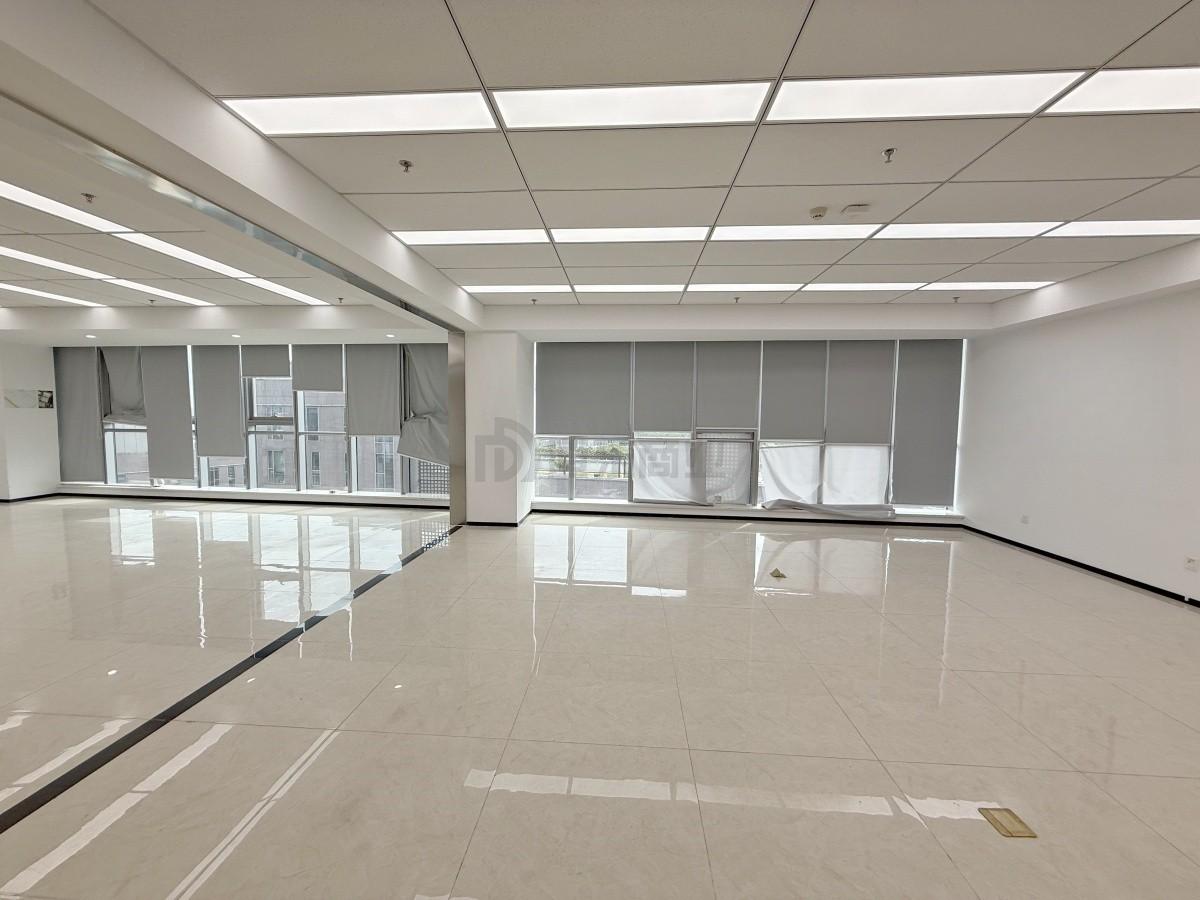 新发汇融广场面积312平