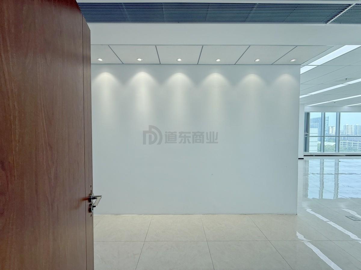 新发汇融广场面积200平