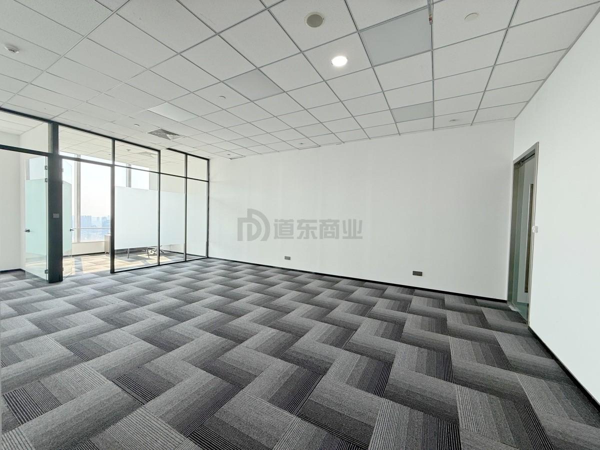 国金中心面积153平