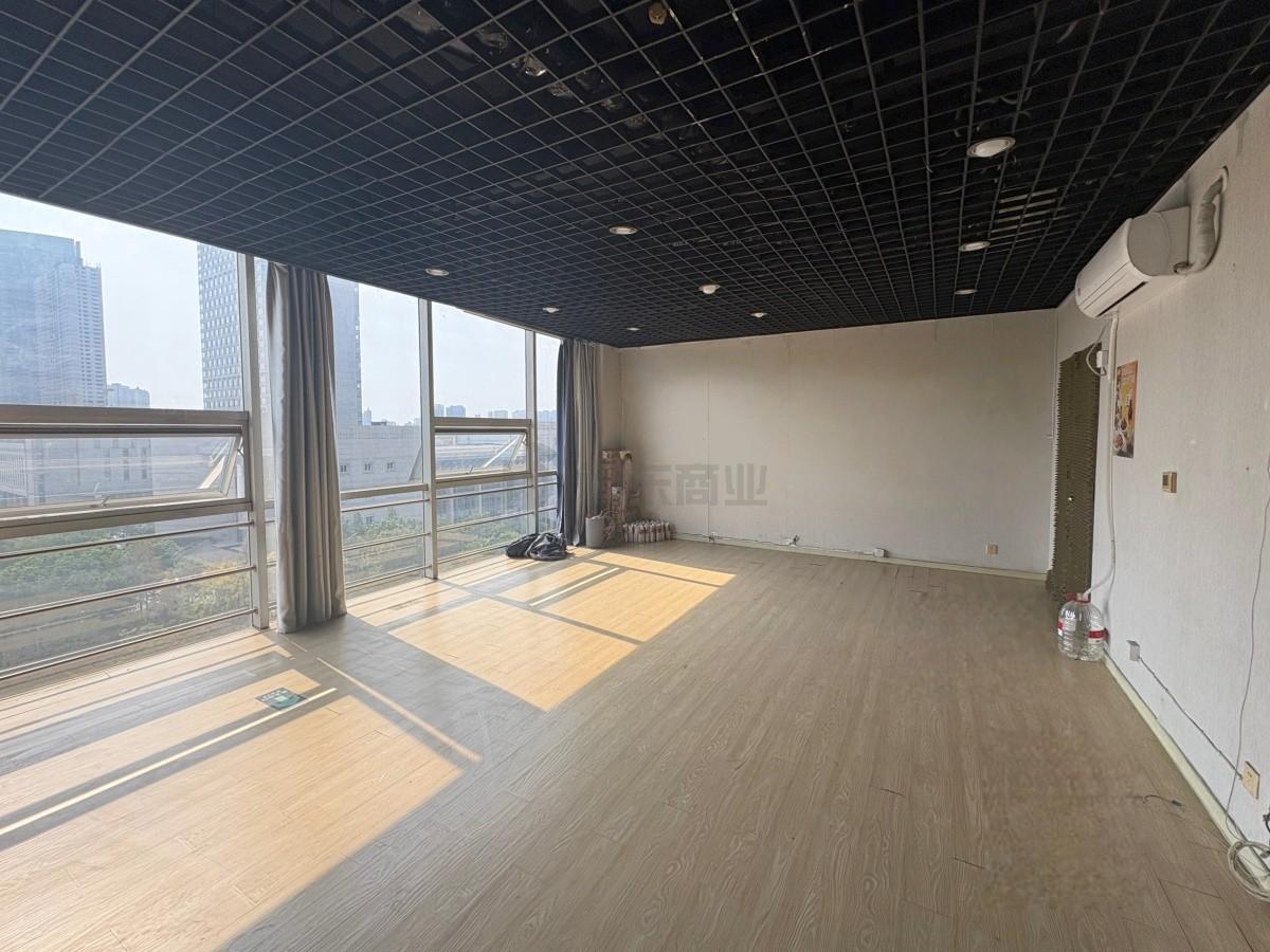 数码大厦61平米办公室出租