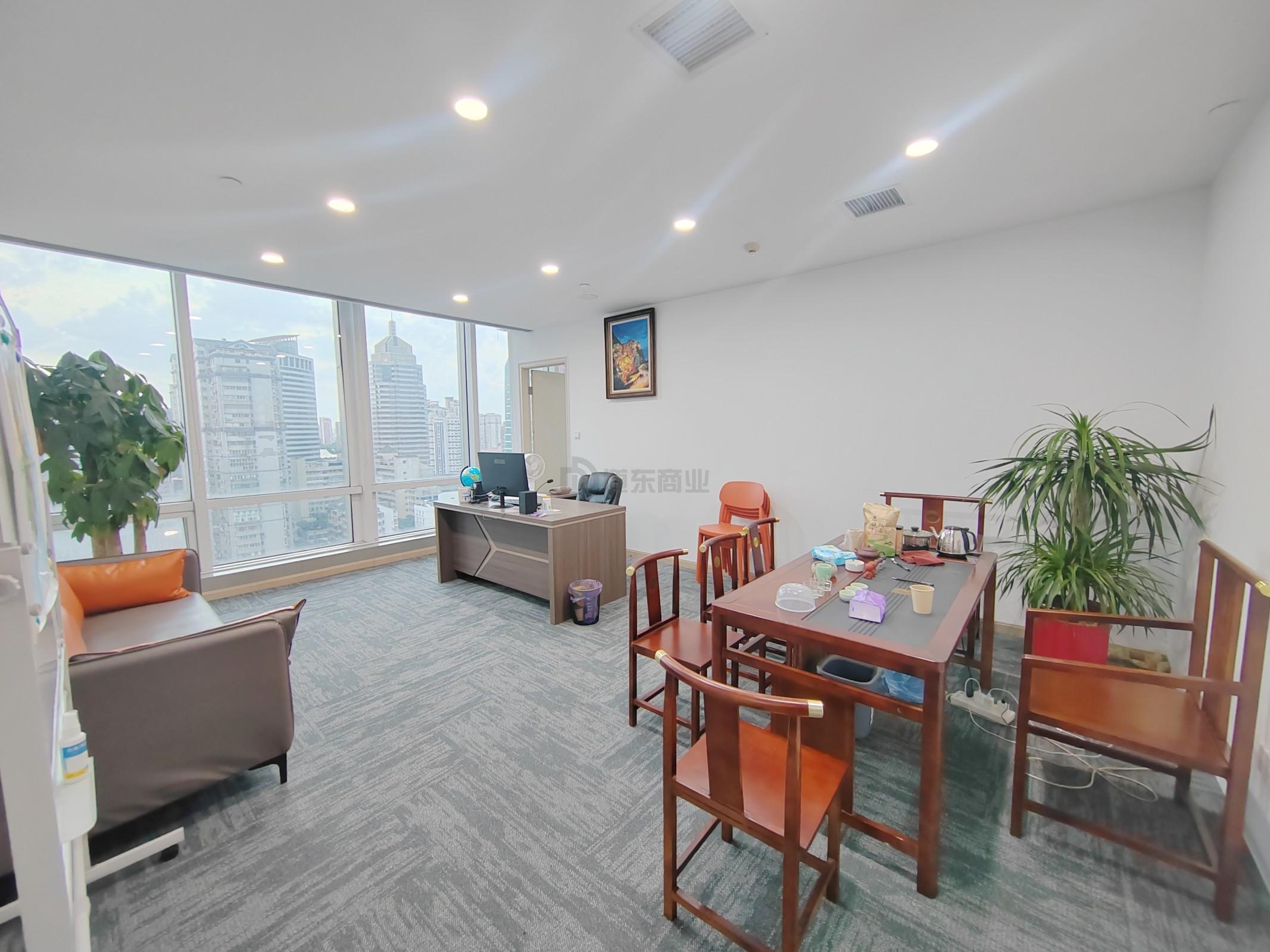 红豆国际广场面积165平