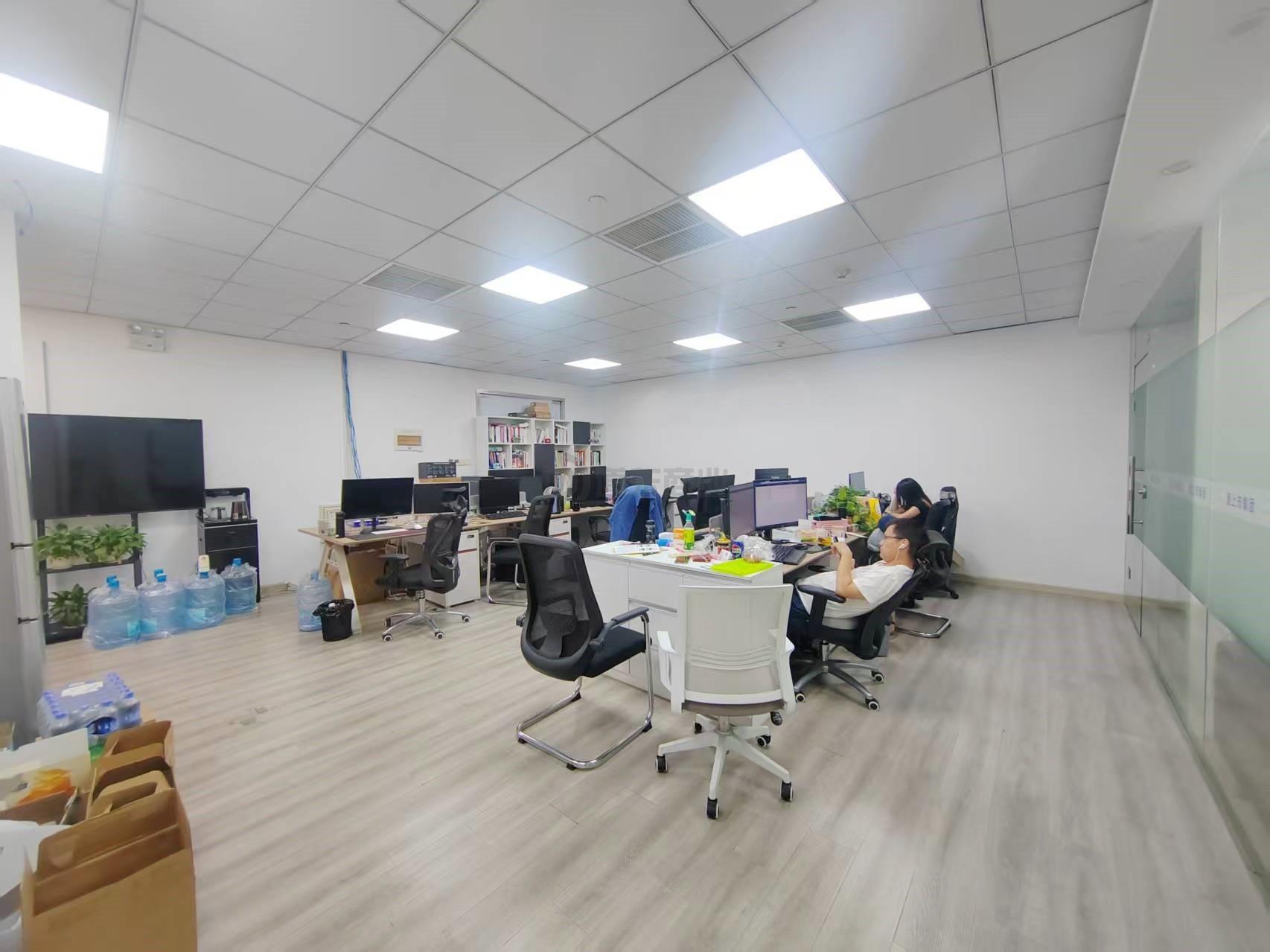 红豆国际广场面积165平