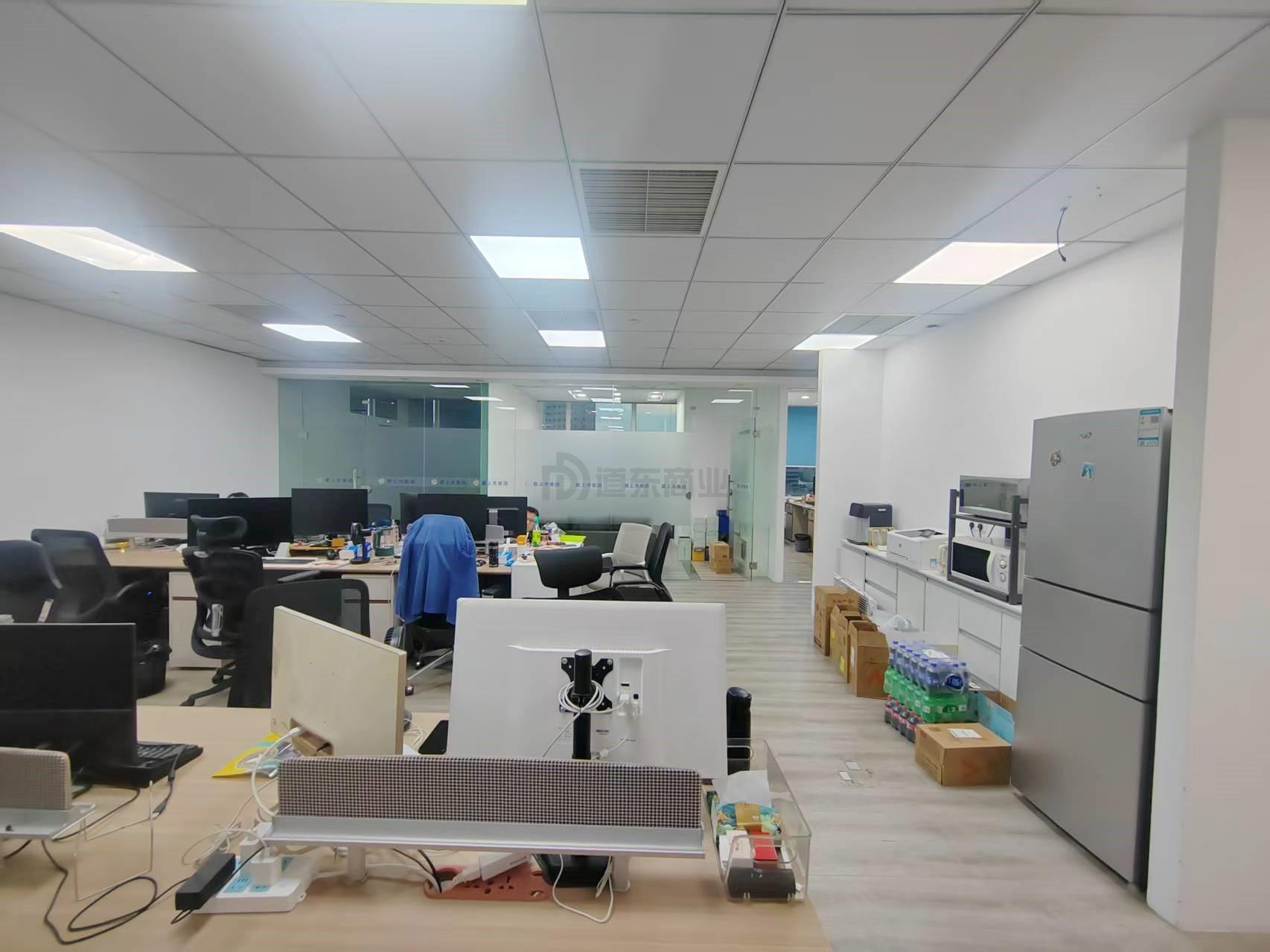 红豆国际广场面积165平