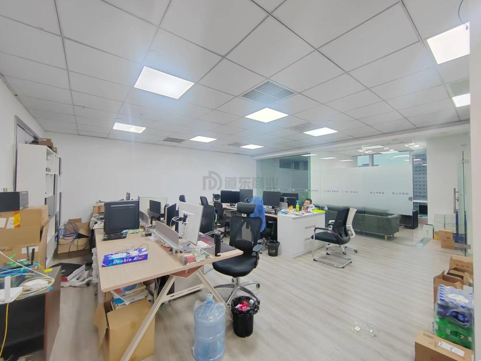 红豆国际广场面积165平