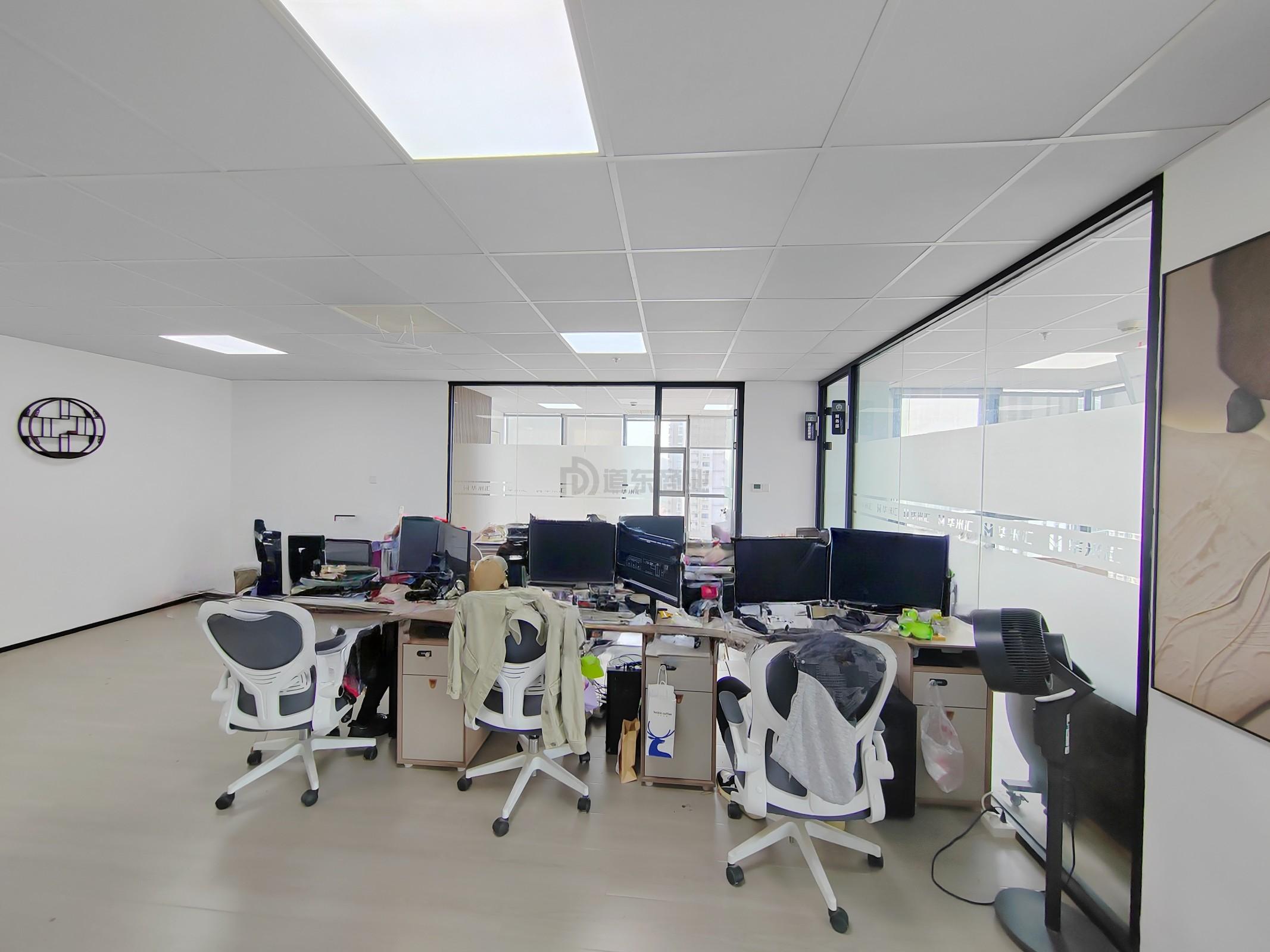 恒威大厦面积139平