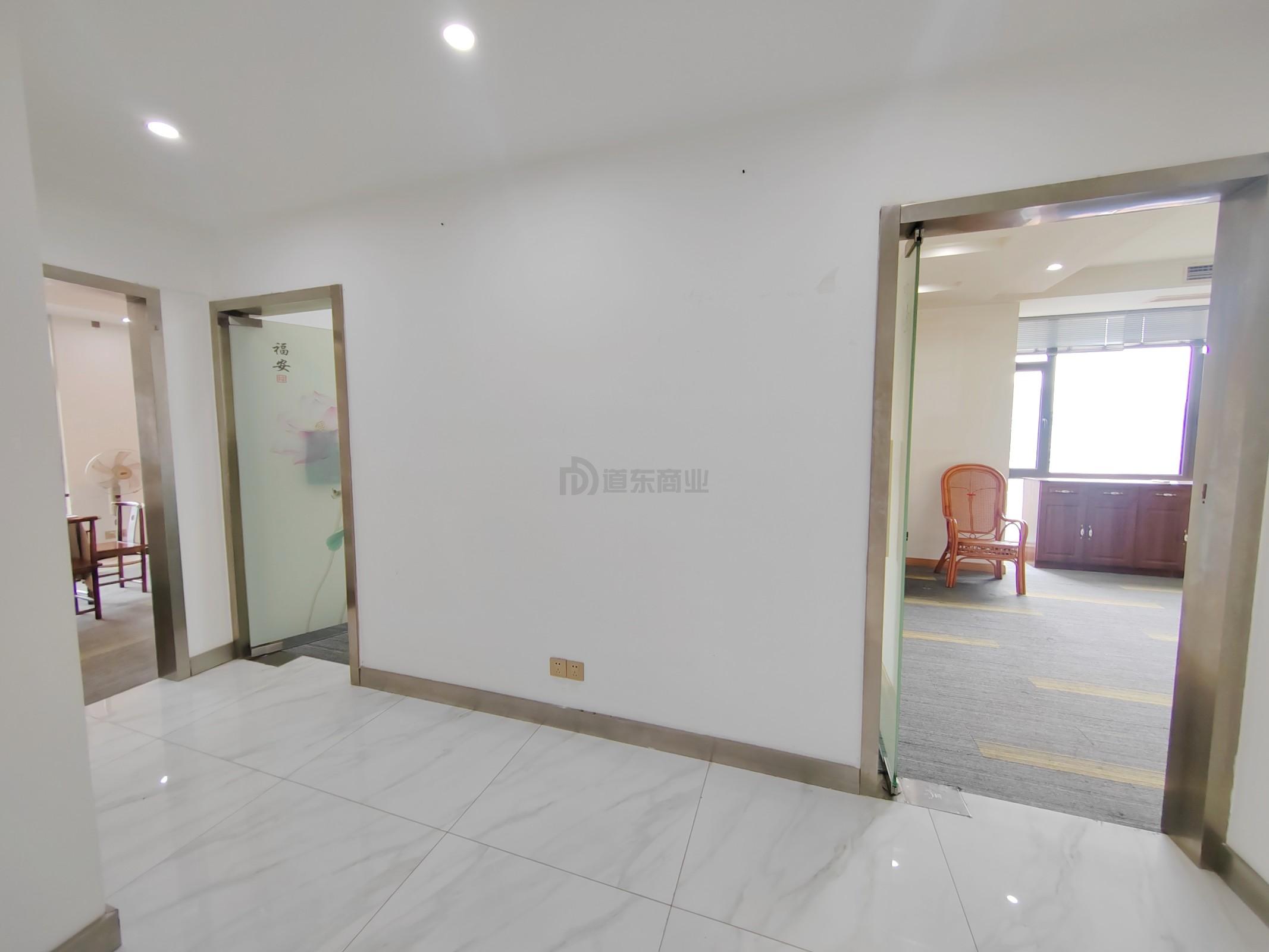 苏宁天御广场面积127平