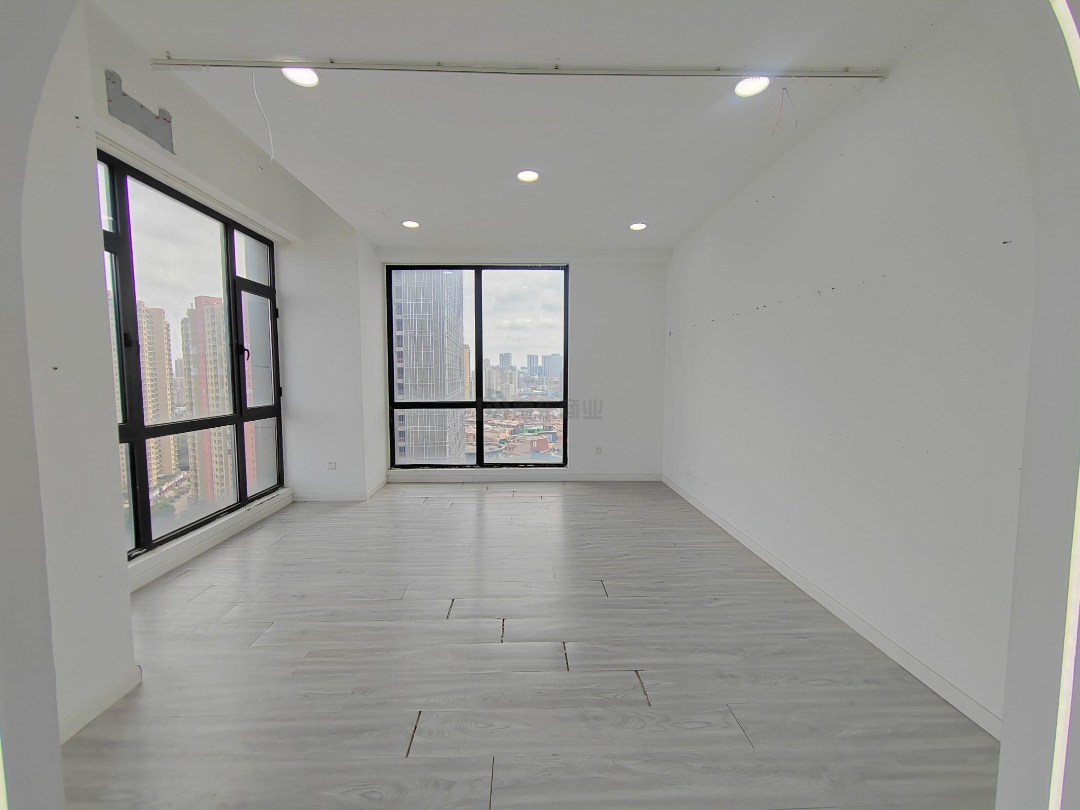 苏宁天御广场面积270平