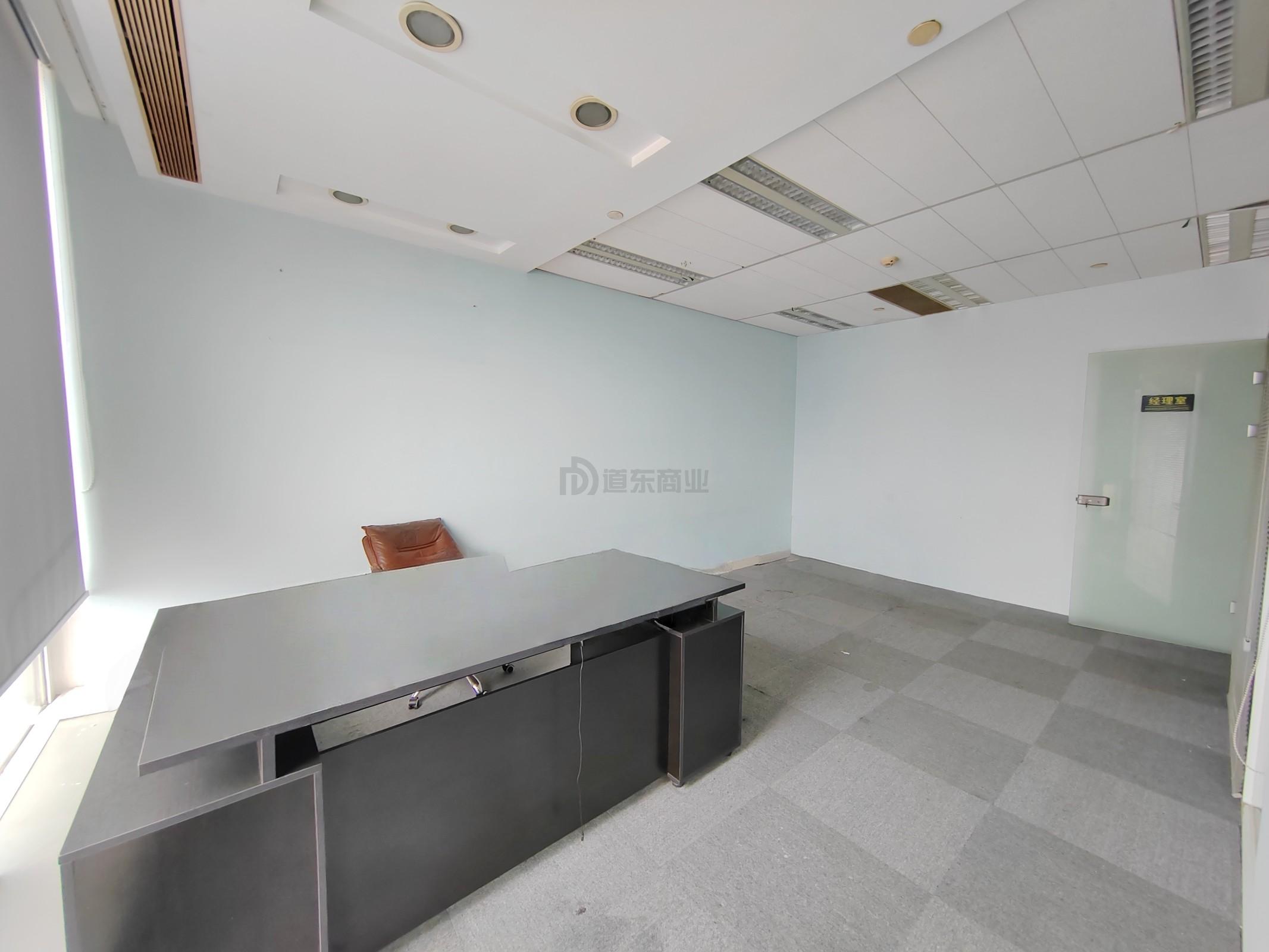 红豆国际广场面积180平