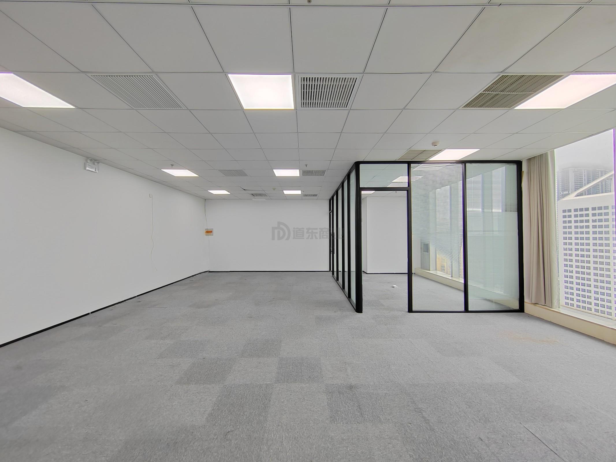 苏宁广场面积135平