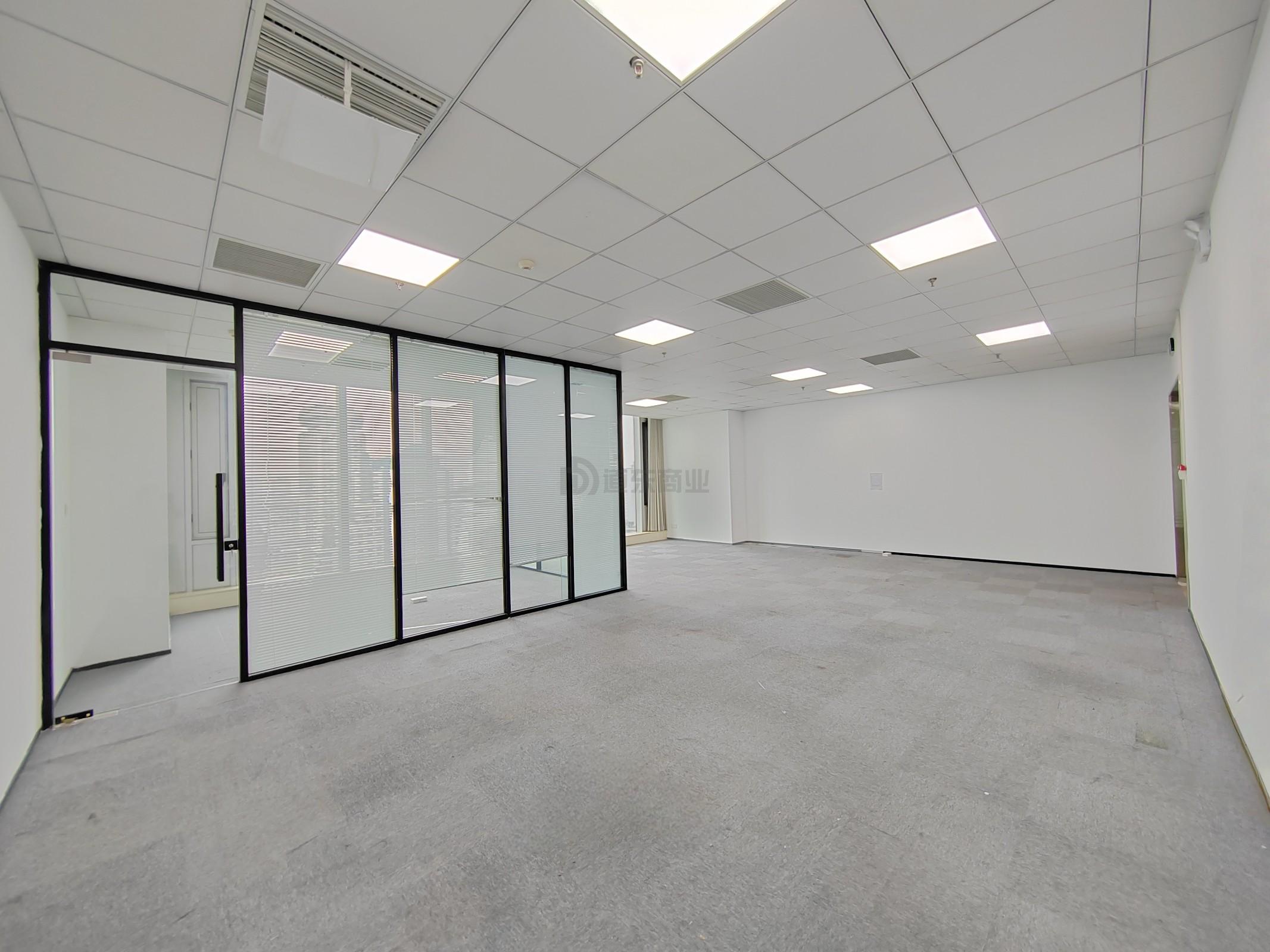 苏宁广场面积135平