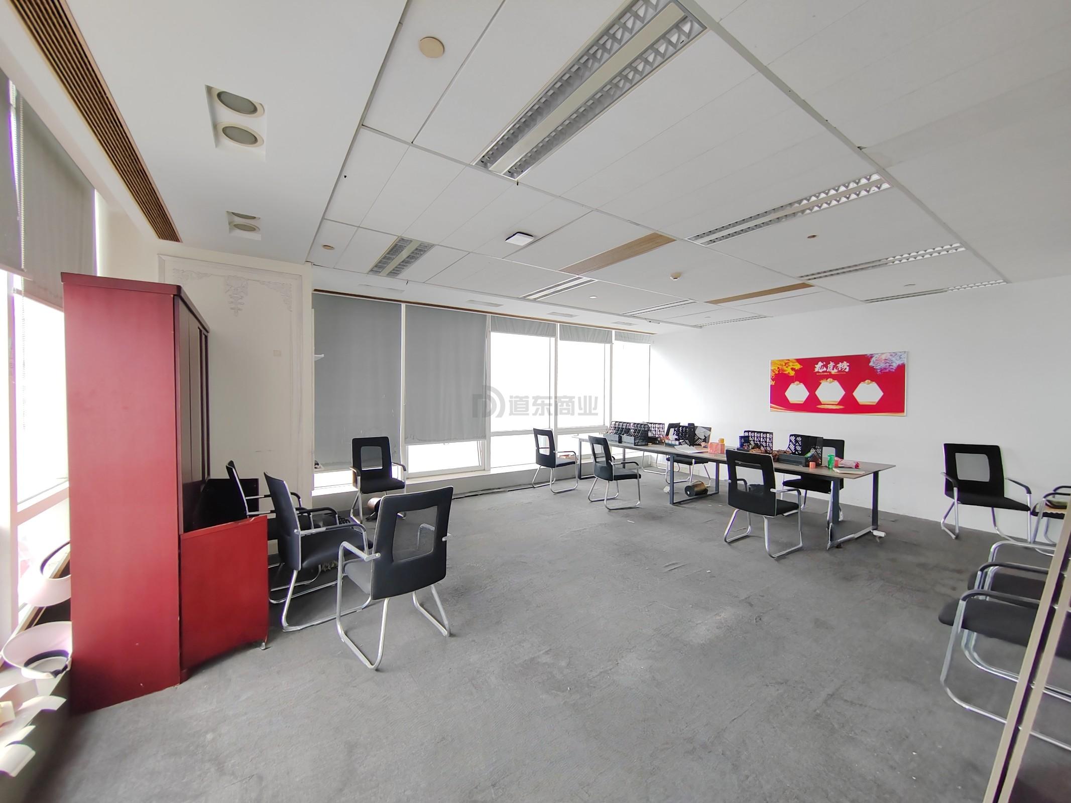 红豆国际广场面积180平