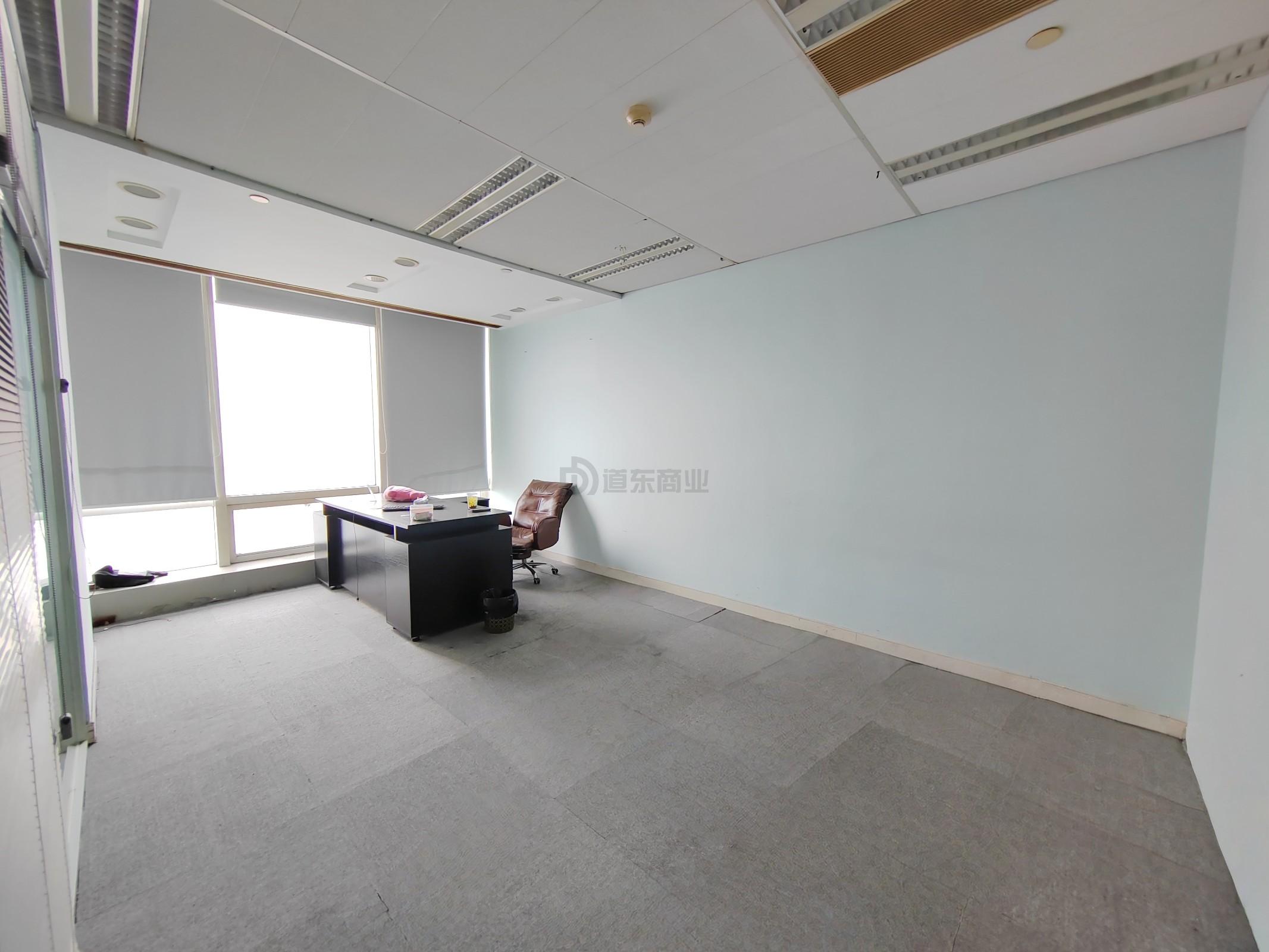 红豆国际广场面积180平