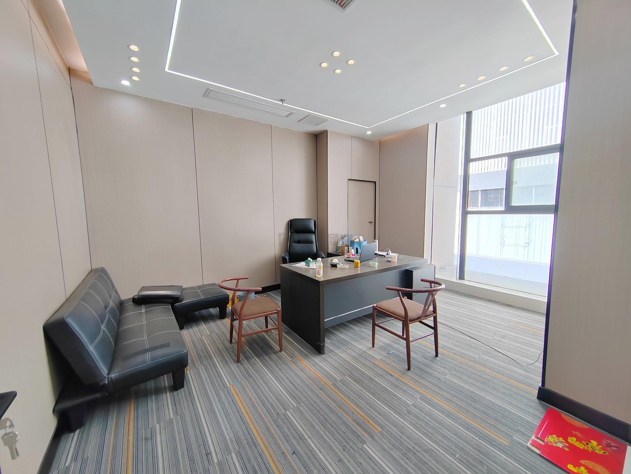 新中润大厦面积195平