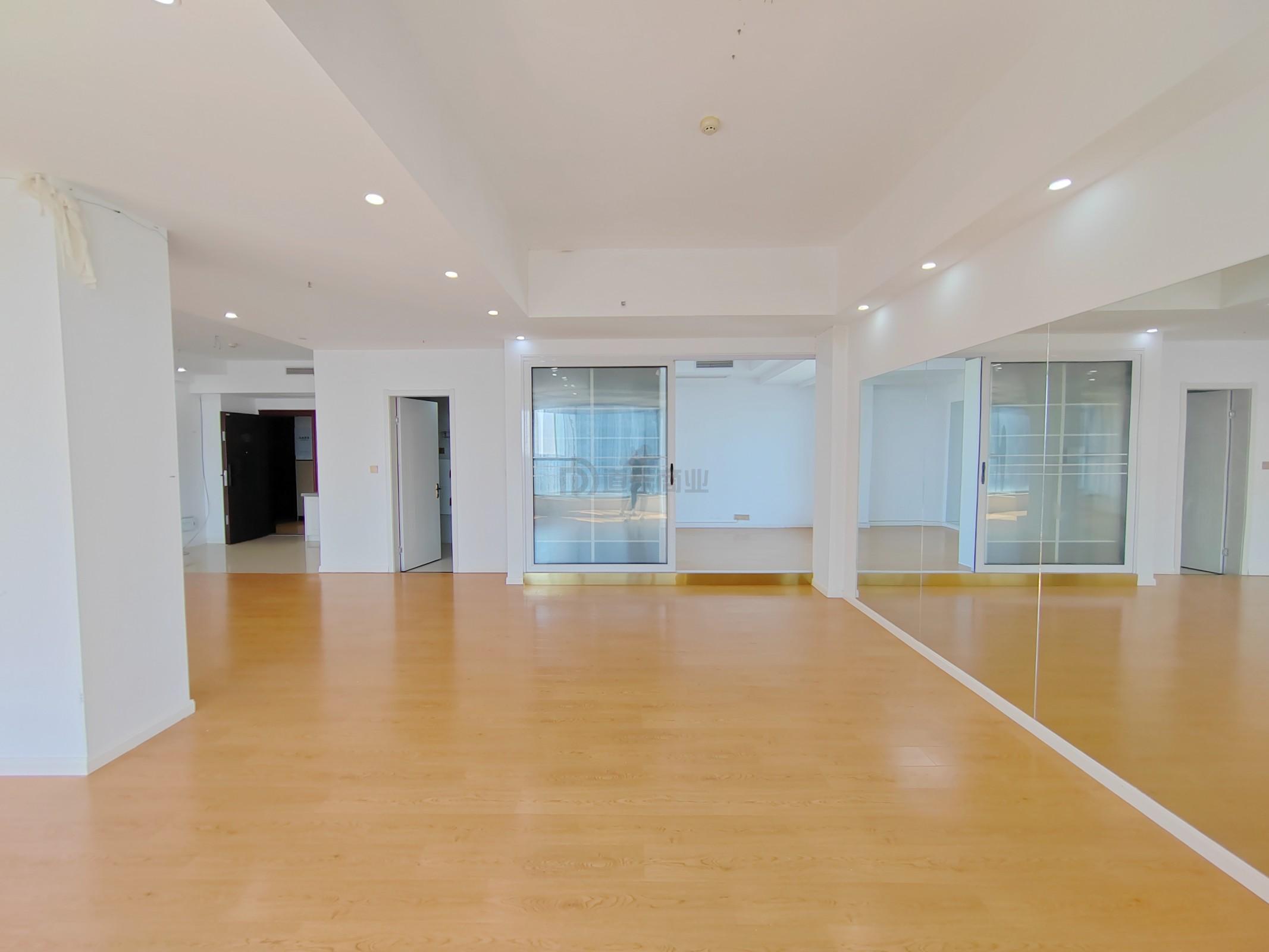 茂业时代广场面积106平