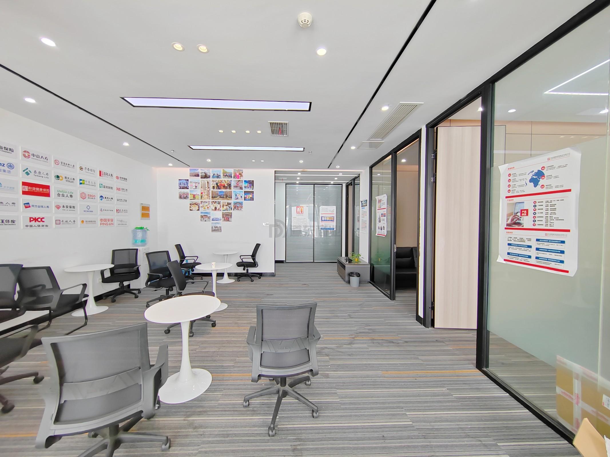 新中润大厦面积195平