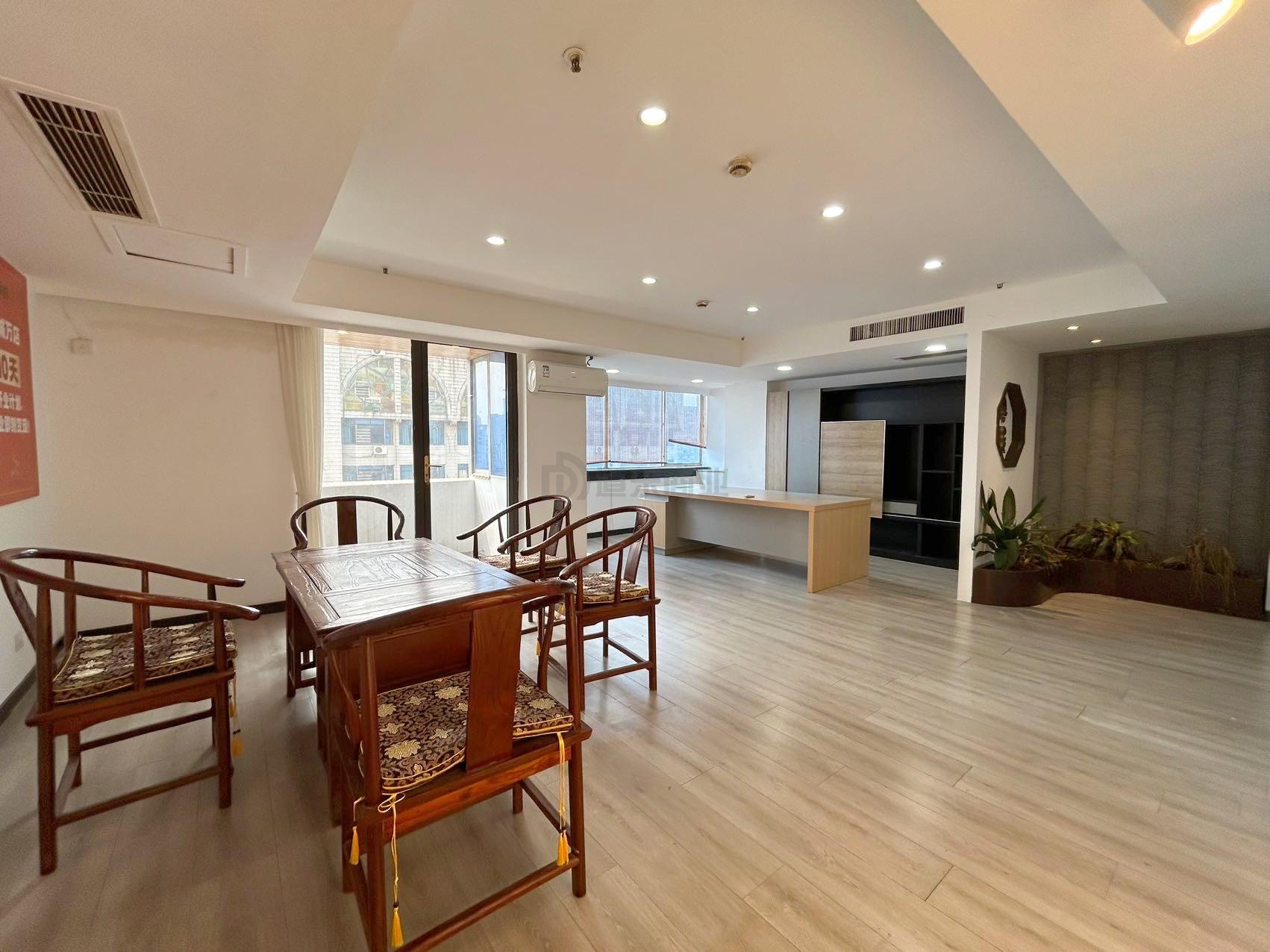 建设发展大厦面积80平