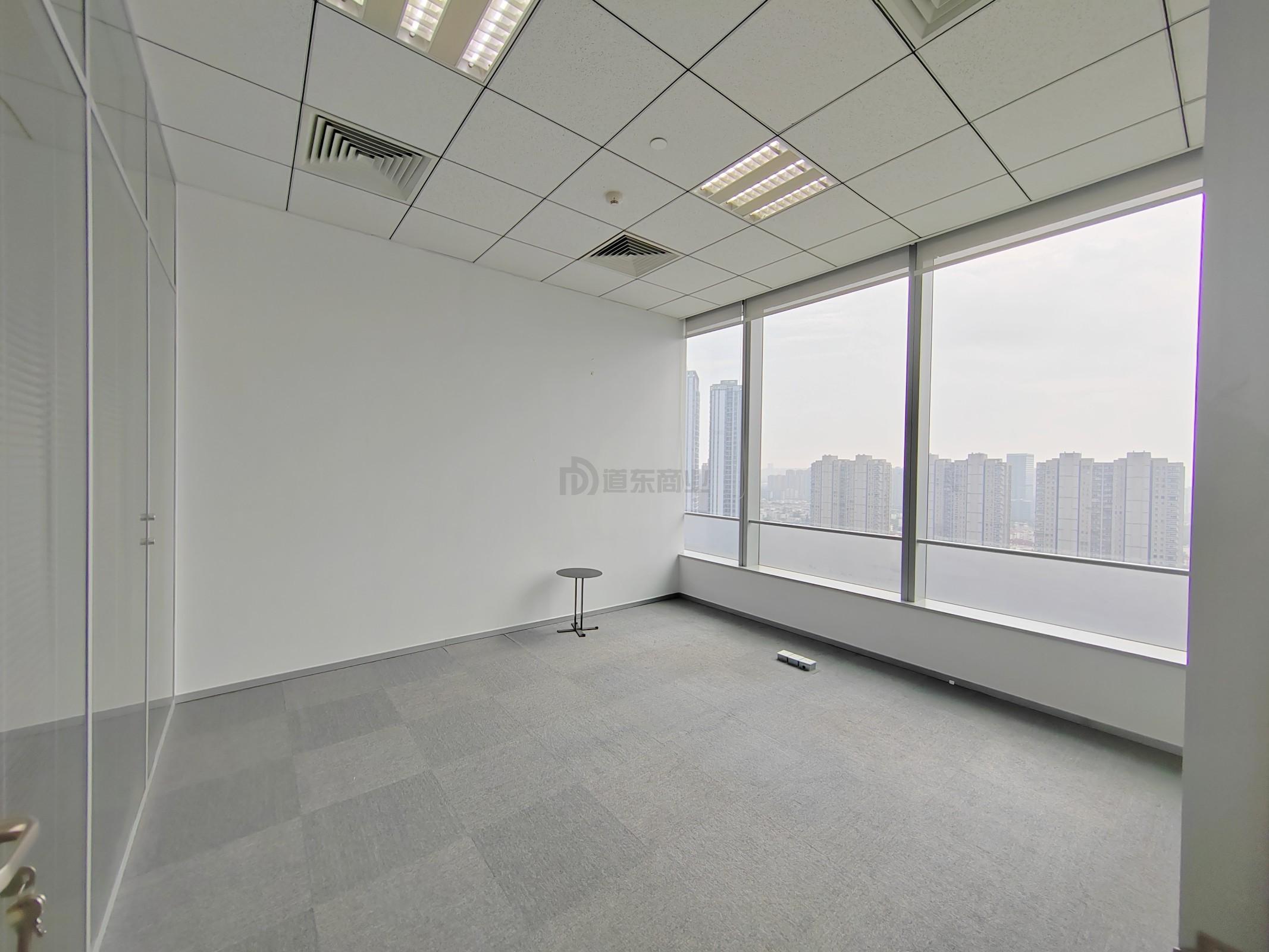 国金中心面积95平