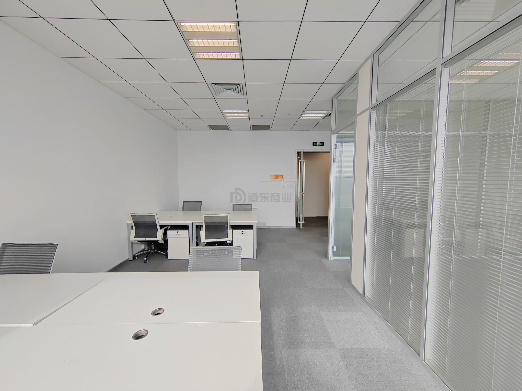 国金中心面积95平