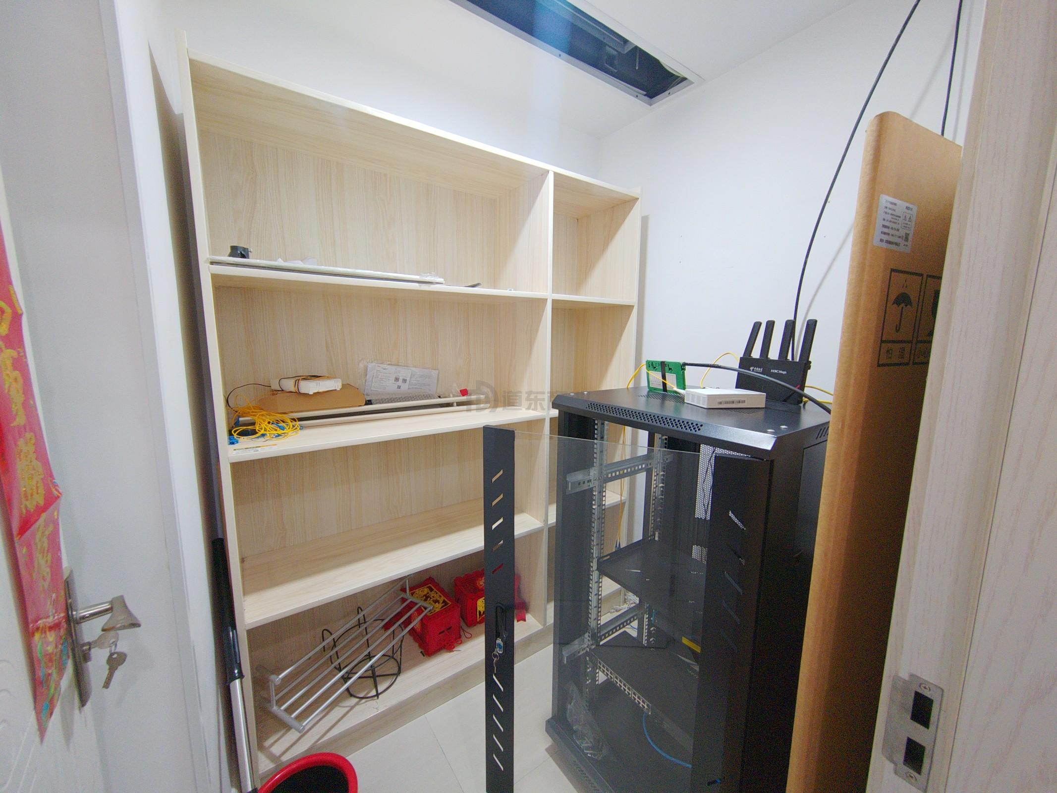 新区哥伦布广场面积100平