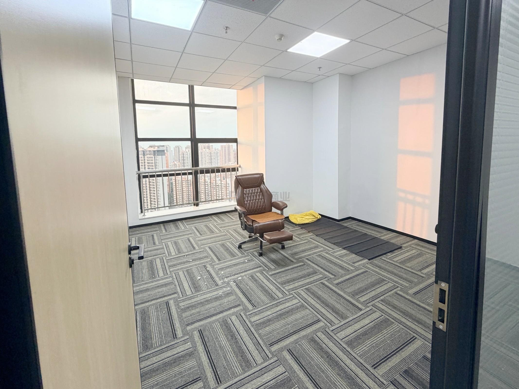 国慧商务广场面积114平