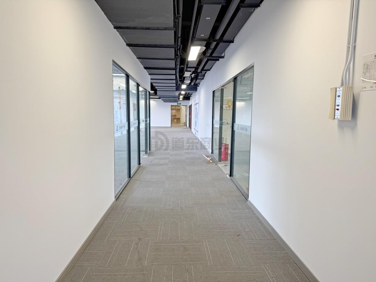 天亿大厦面积892平