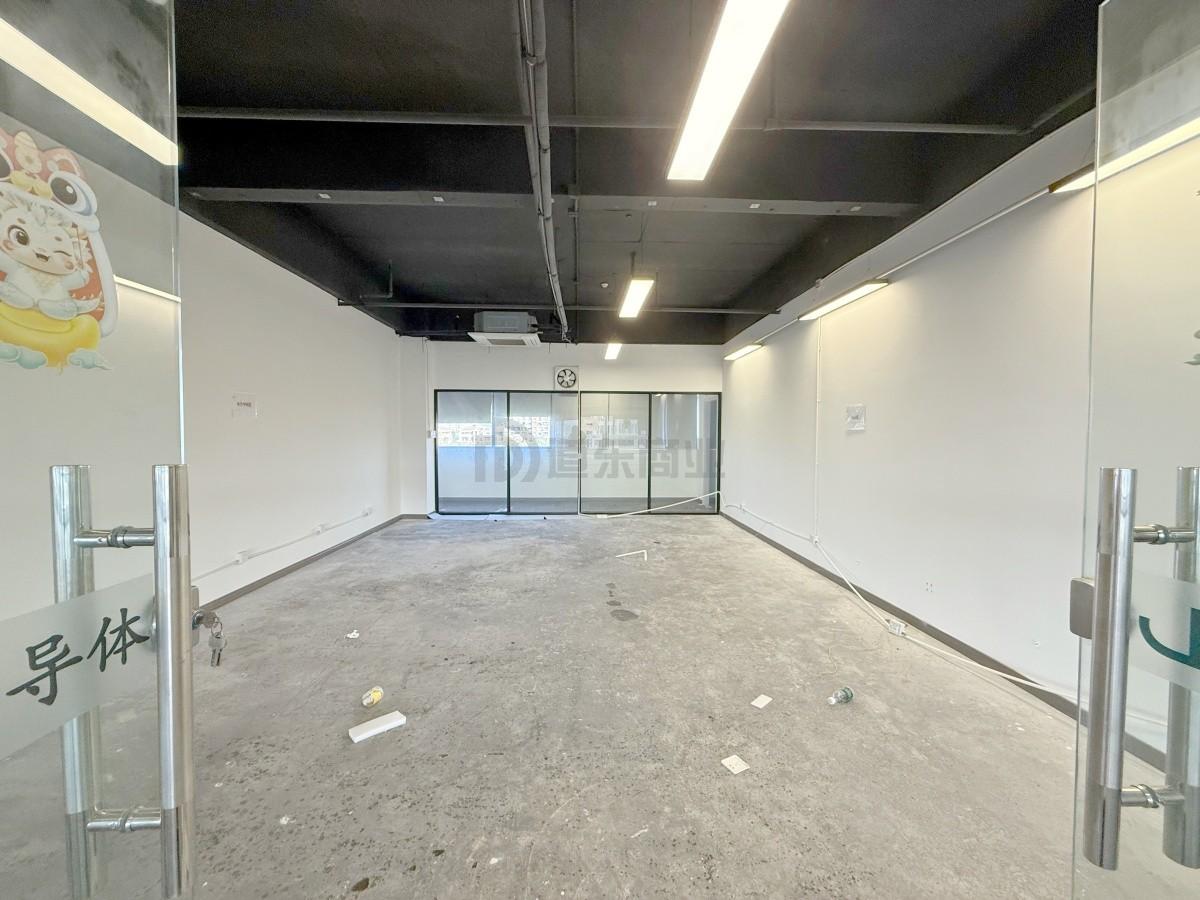 天亿大厦面积892平