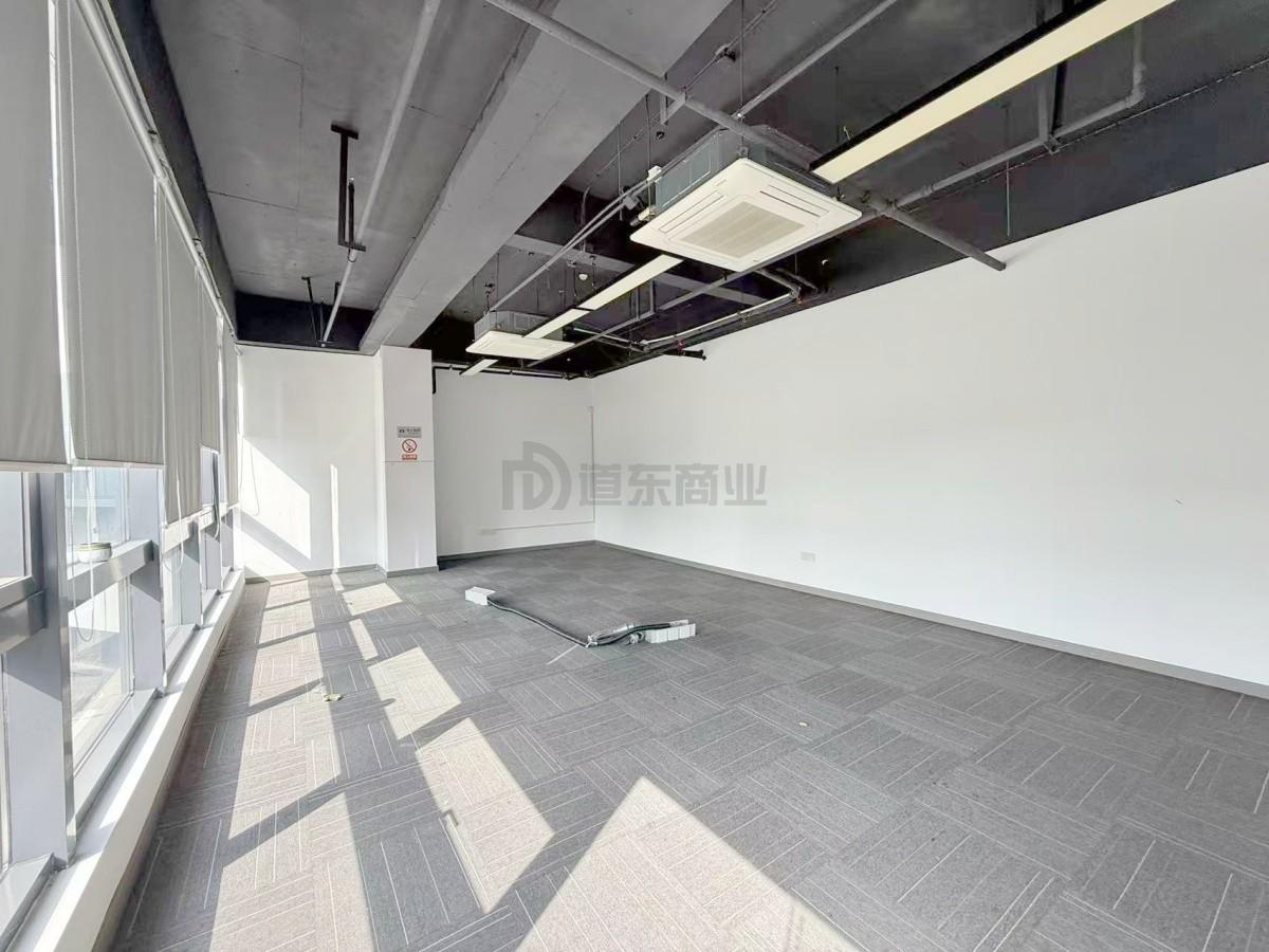 天亿大厦面积892平