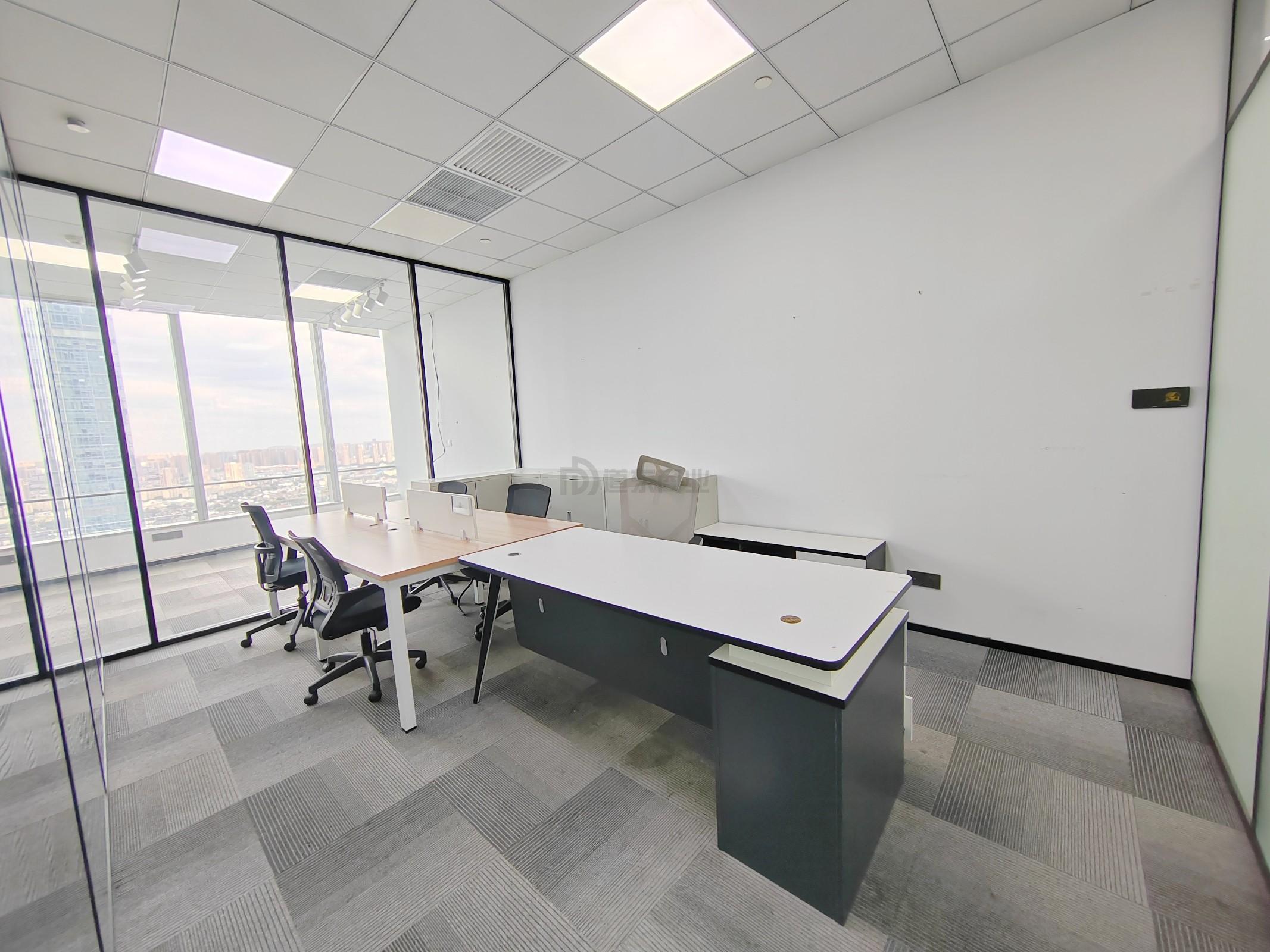 国金中心面积221平